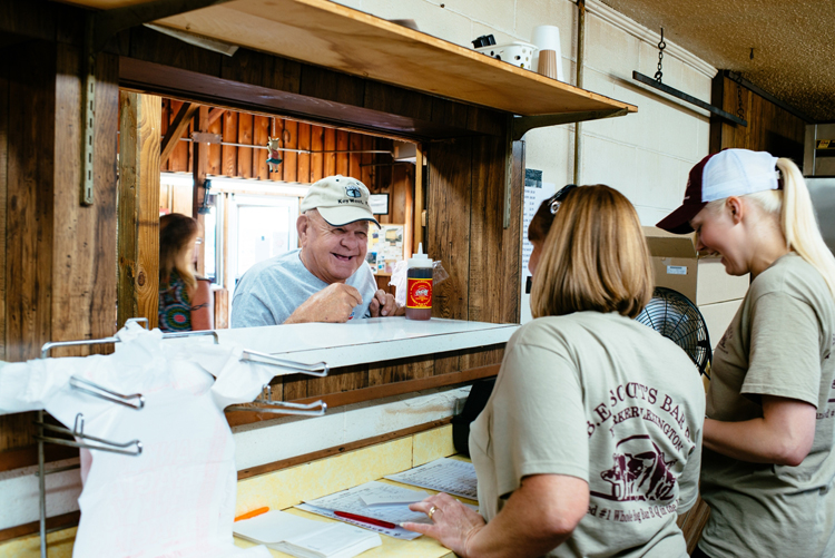 ScottsBBQ_TENNESSEE0054